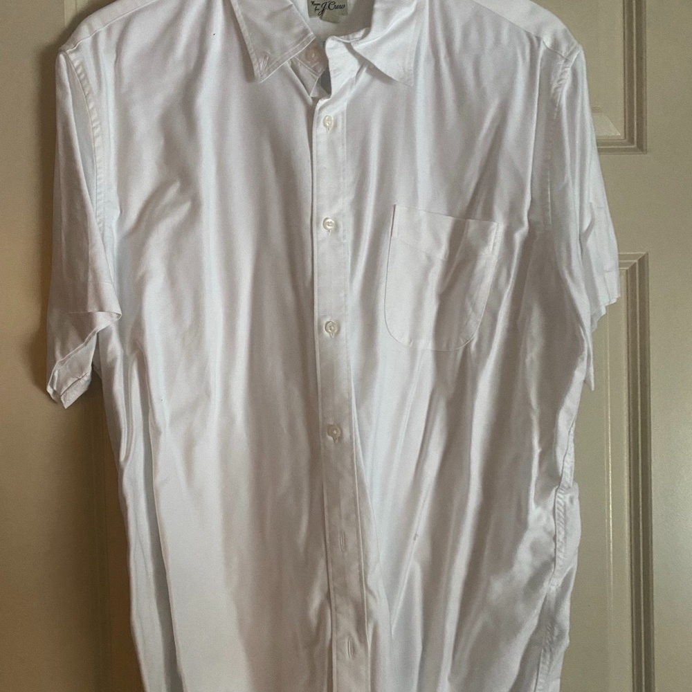 Short sleeve button down